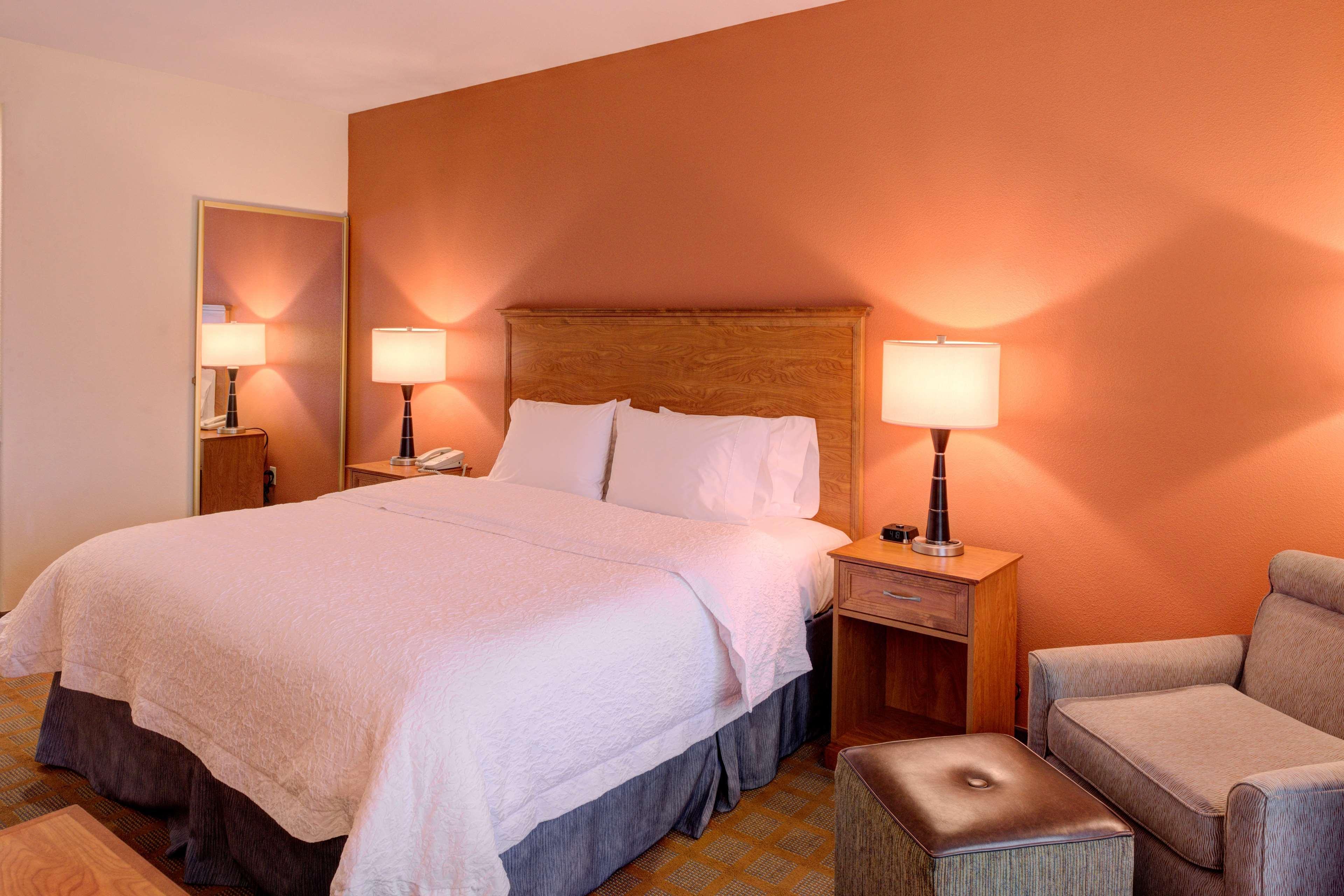Hampton Inn & Suites Ontario Exterior photo
