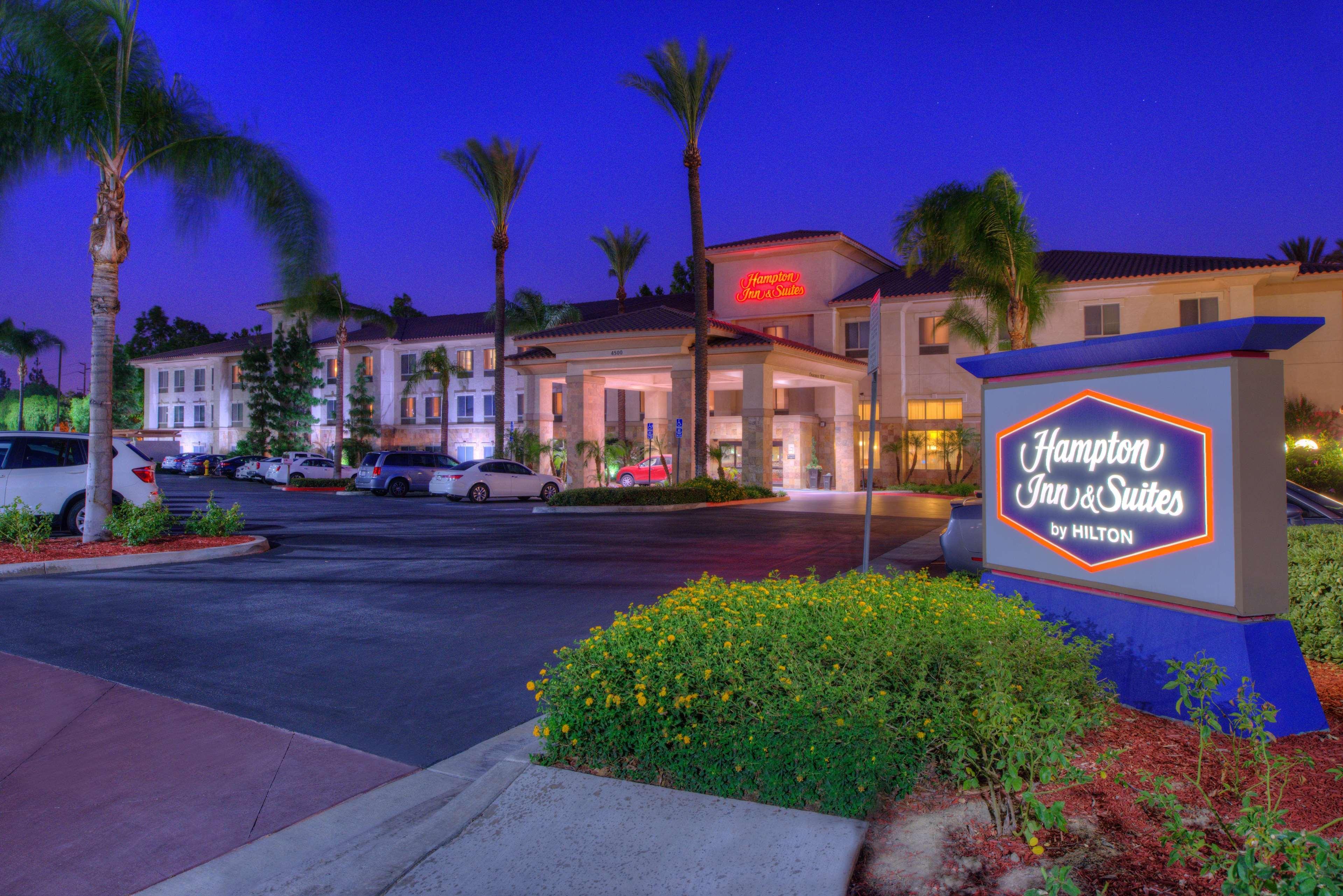 Hampton Inn & Suites Ontario Exterior photo
