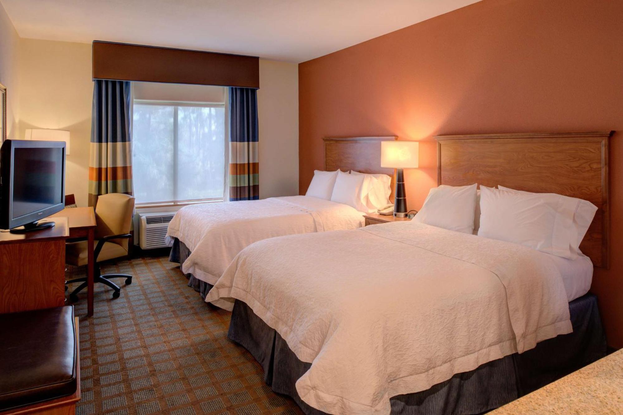 Hampton Inn & Suites Ontario Exterior photo
