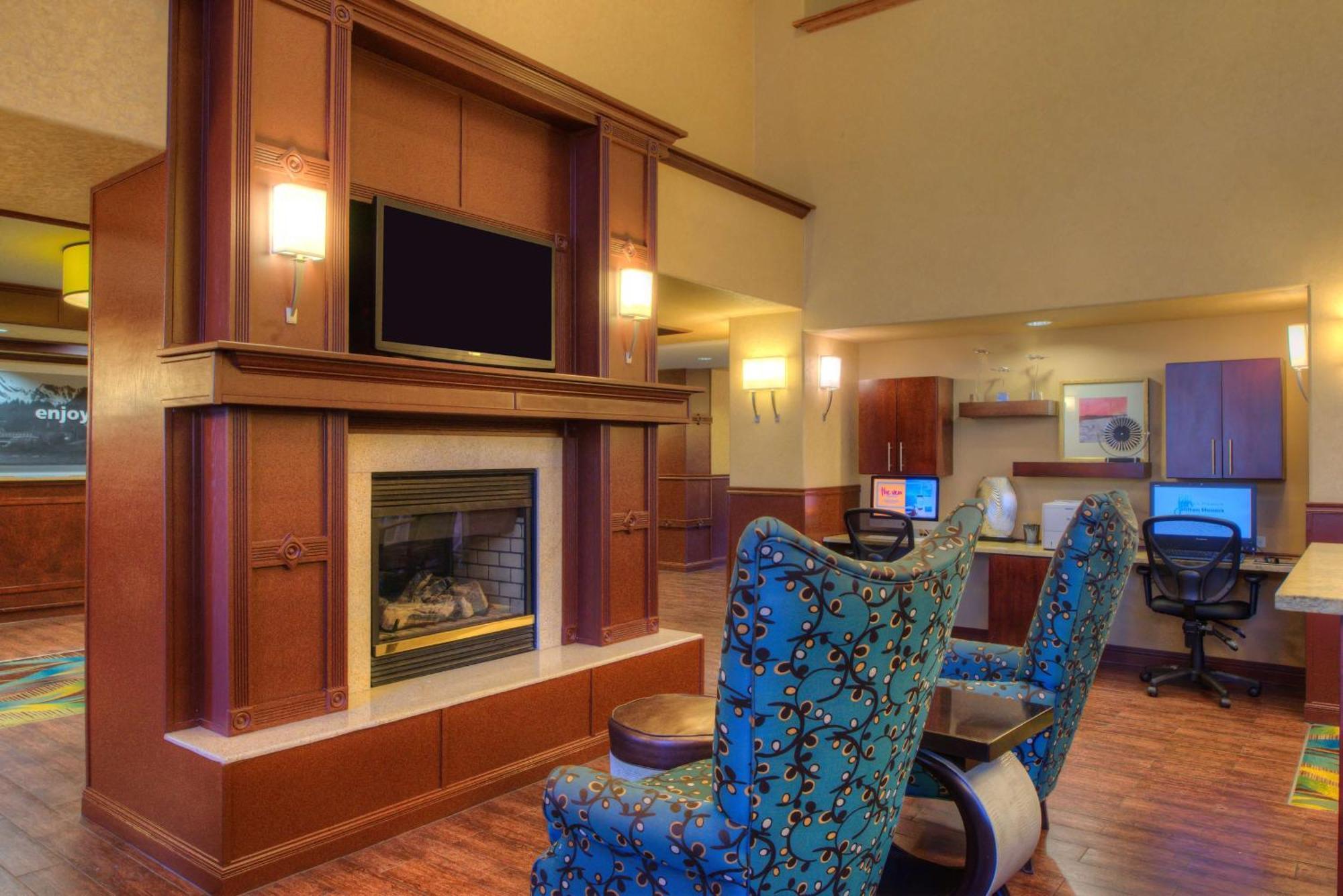 Hampton Inn & Suites Ontario Exterior photo