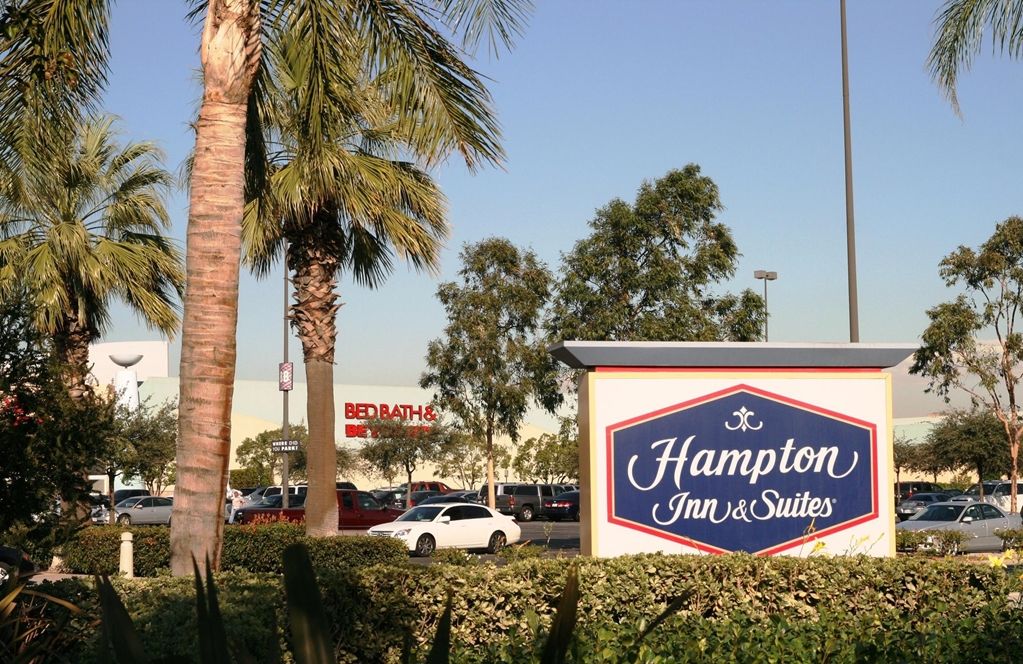 Hampton Inn & Suites Ontario Exterior photo